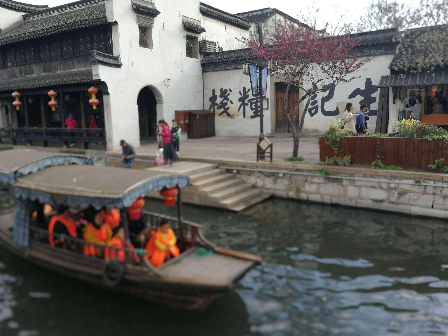 云南盈江：咖啡鲜果成熟收获忙